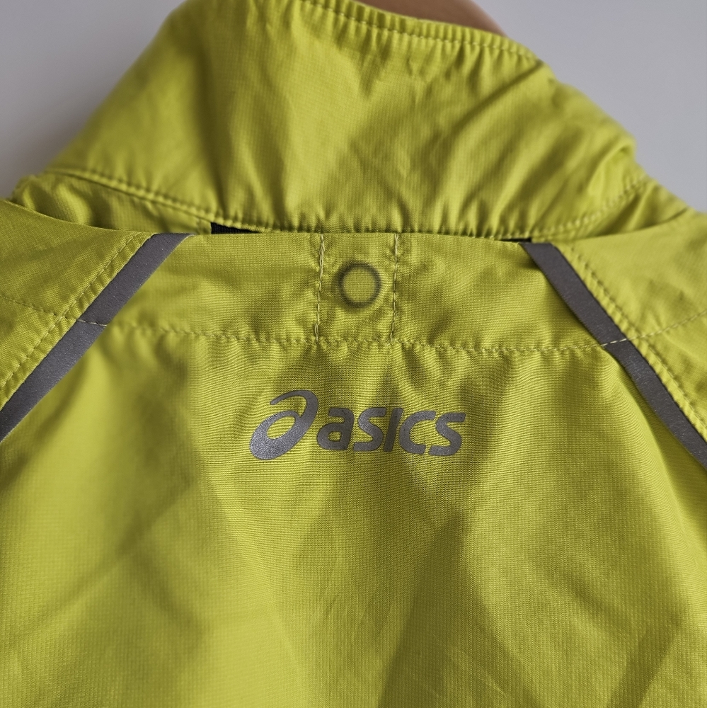 ASICS Women's 2-n-1 Jacket - Picture 7 of 16